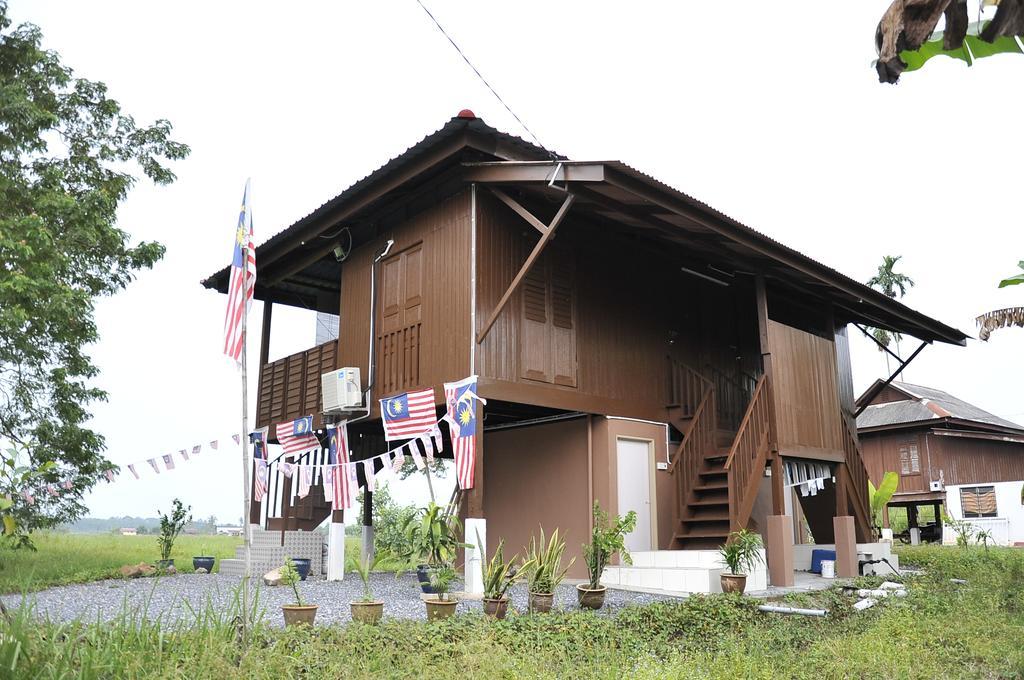 Kejora Homestay Kangar Bagian luar foto